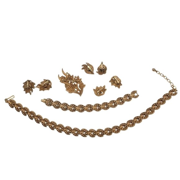 Vintage Crown Trifari Brushed Gold Bracelet Earrings Brooch Set Parure - Picture 7 of 11